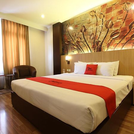 Reddoorz Premium @ Slamet Riyadi 2 Solo Extérieur photo