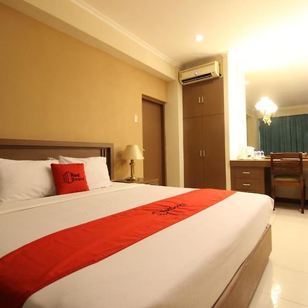 Reddoorz Premium @ Slamet Riyadi 2 Solo Extérieur photo