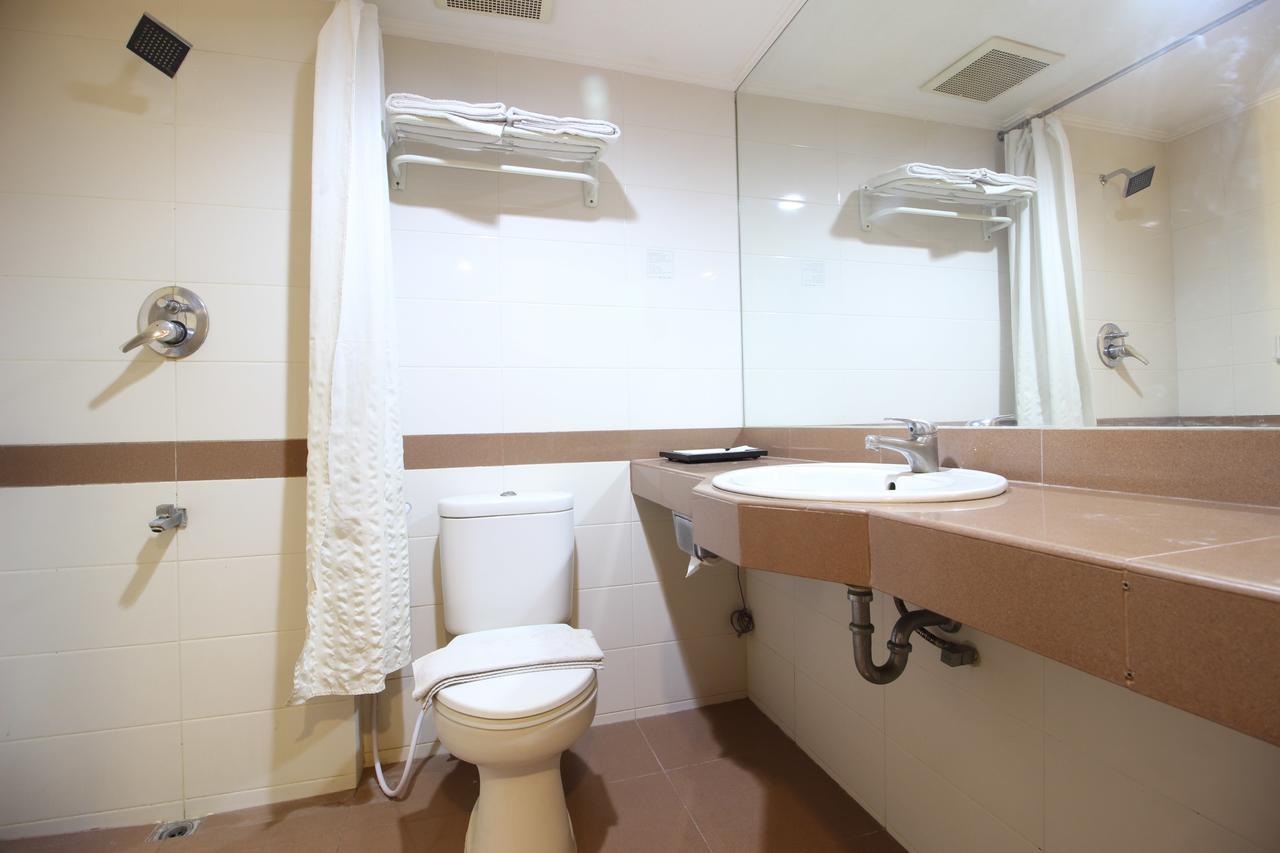 Reddoorz Premium @ Slamet Riyadi 2 Solo Extérieur photo