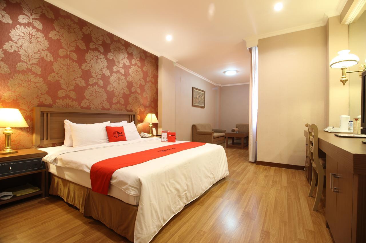Reddoorz Premium @ Slamet Riyadi 2 Solo Extérieur photo