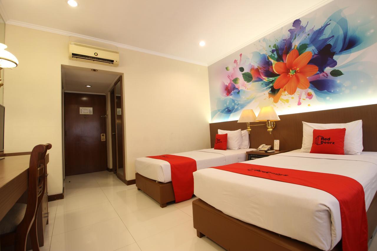 Reddoorz Premium @ Slamet Riyadi 2 Solo Extérieur photo