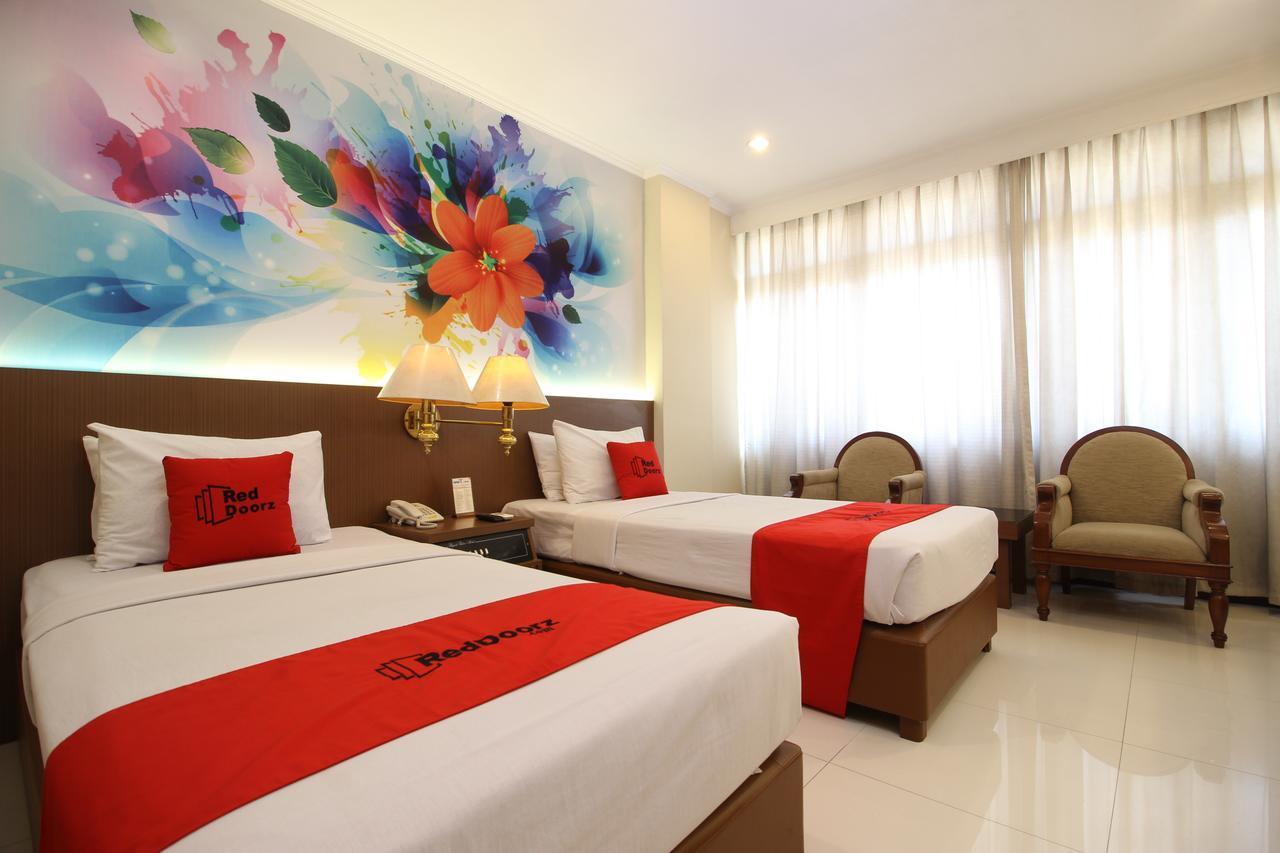 Reddoorz Premium @ Slamet Riyadi 2 Solo Extérieur photo