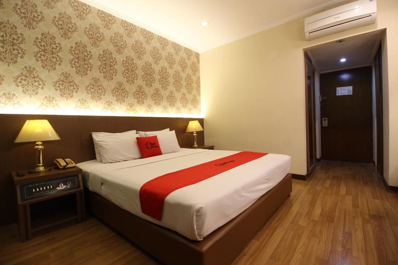 Reddoorz Premium @ Slamet Riyadi 2 Solo Extérieur photo