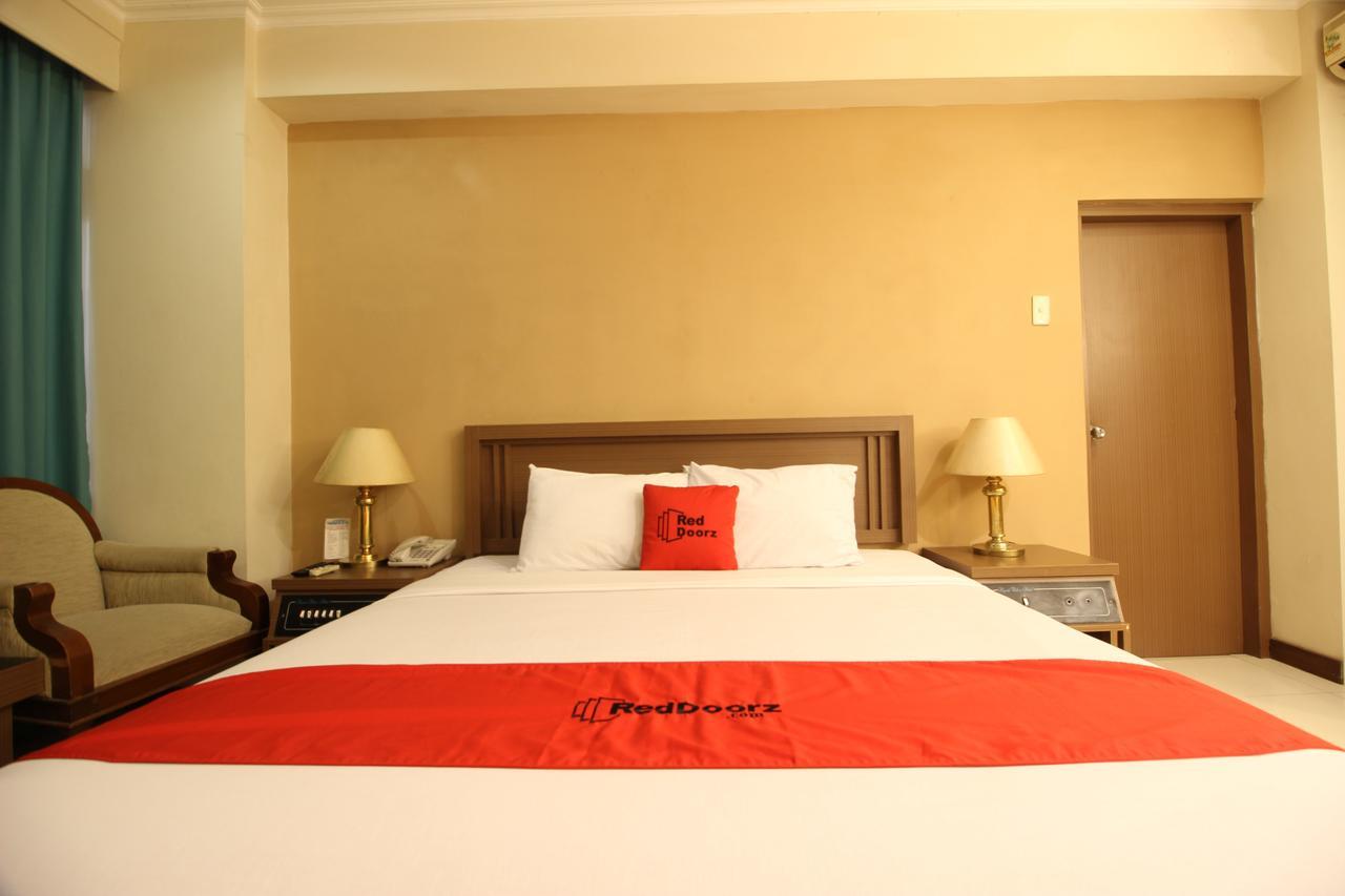 Reddoorz Premium @ Slamet Riyadi 2 Solo Extérieur photo