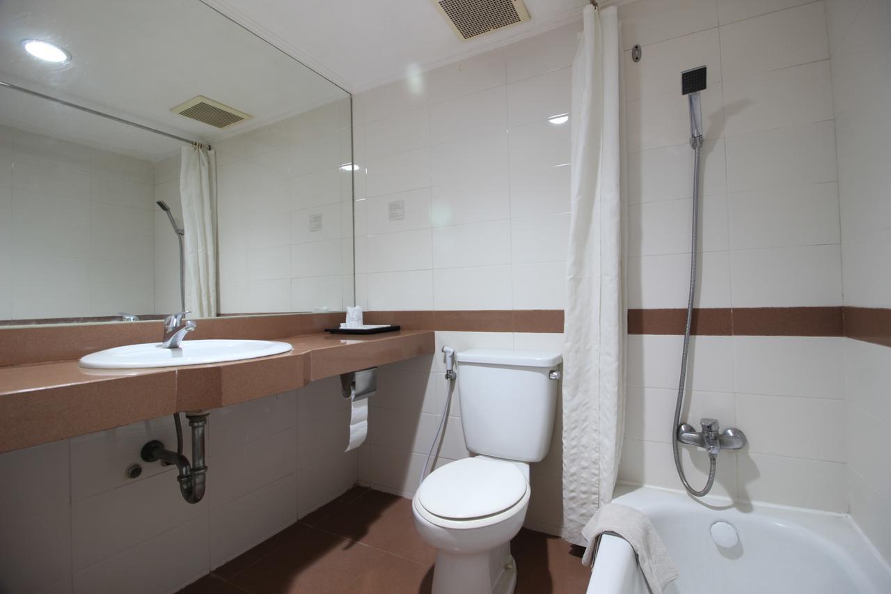 Reddoorz Premium @ Slamet Riyadi 2 Solo Extérieur photo