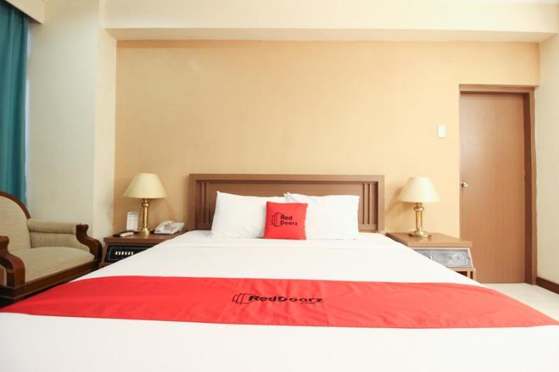 Reddoorz Premium @ Slamet Riyadi 2 Solo Extérieur photo